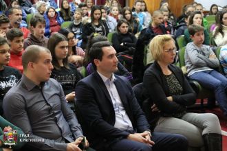 Игор Јурић о опасностима за младе на друштевним мрежама