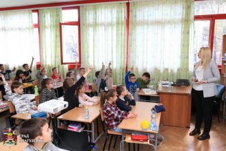 Подршка Владе РС крагујевачким гимназијалцима