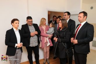 Младим научницима у Крагујевцу уручени кључеви станова