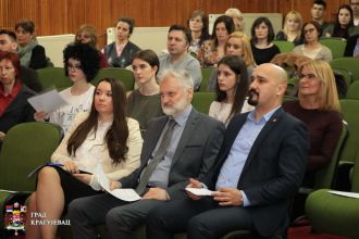 Даровити и образовање
