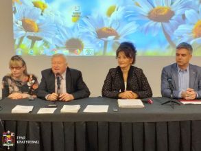 У Крагујевцу представљен прототип „паметне рукавице за слепе“