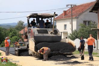 Асфалтирање улица у Станову