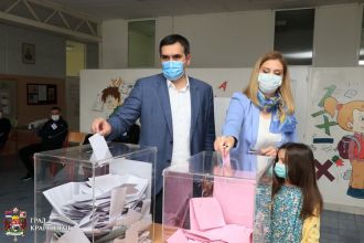 У Крагујевцу до 12 сати на биралишта изашло 17,34 % уписаних грађана