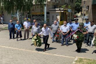 Полагањем венаца обележен Видовдан