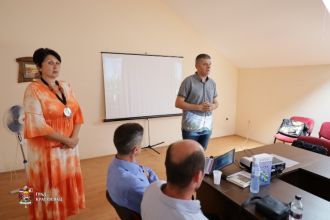 Стручно саветовање воћара у Страгарима