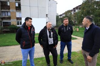 Отворени терен и дечије игралиште у МЗ 21. октобар