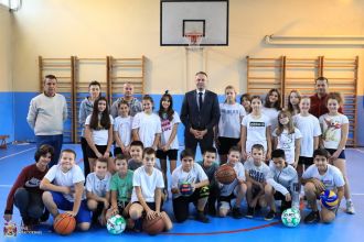 Спортска опрема и за ђаке ОШ „Трећи крагујевачки батаљон“