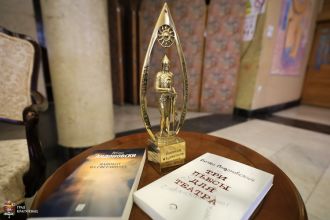 Међународну награду „Златни витез“ писац Венко Андоновски посвећује Крагујевчанима